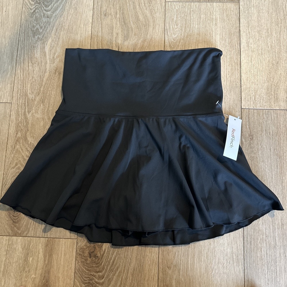 Red Finch Women's Juniors Black Skort Size Large NEW